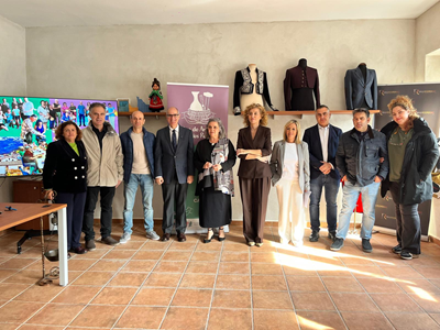 Castilla y León junto con la provincia de Salamanca ponen en marcha el Centro de Artesanías y Oficios Rurales de Candelario